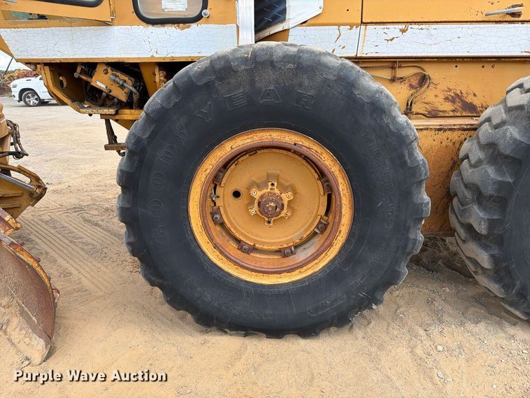 image for item FI0377 1988 Dresser A500E motor grader