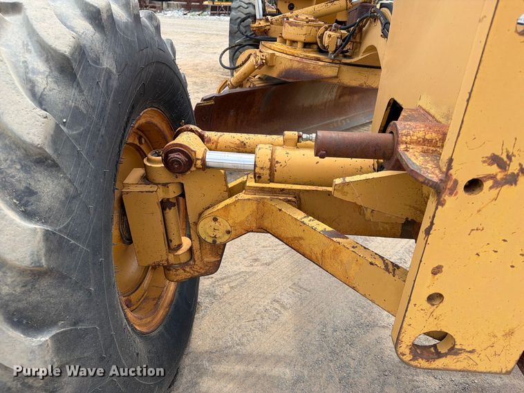 image for item FI0377 1988 Dresser A500E motor grader