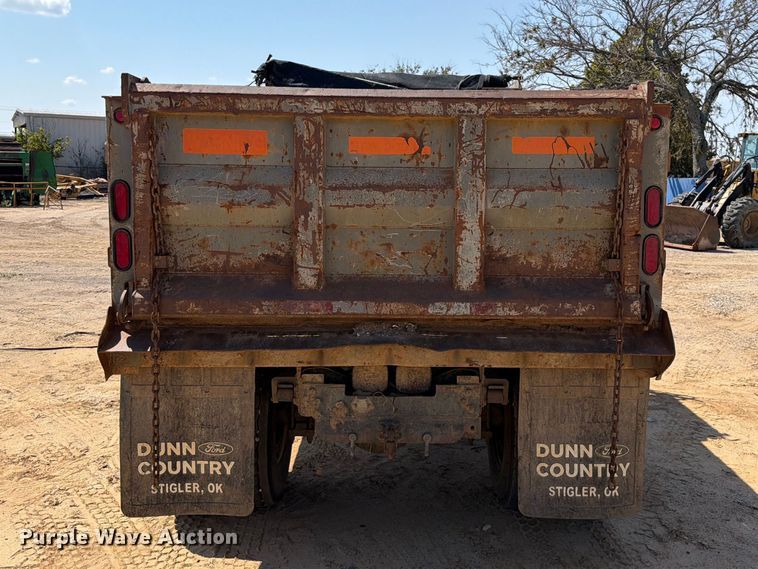 image for item FI0380 2006 International 4200 dump truck