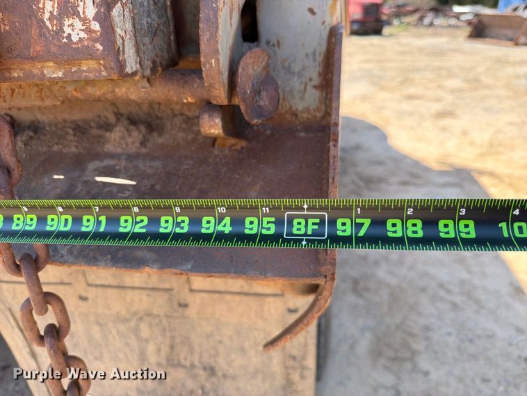 image for item FI0380 2006 International 4200 dump truck