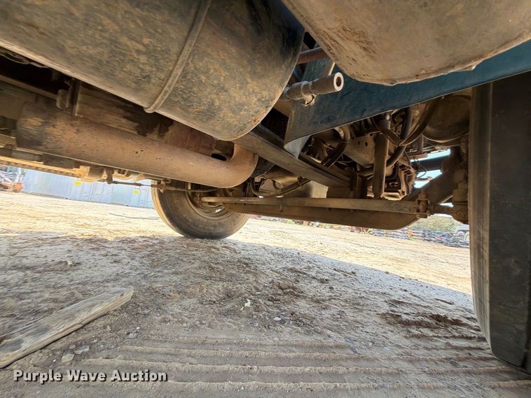 image for item FI0380 2006 International 4200 dump truck
