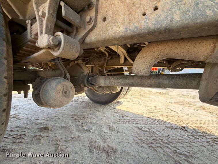 image for item FI0380 2006 International 4200 dump truck