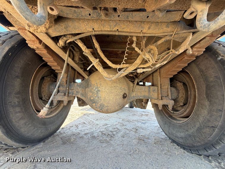 image for item FI0380 2006 International 4200 dump truck