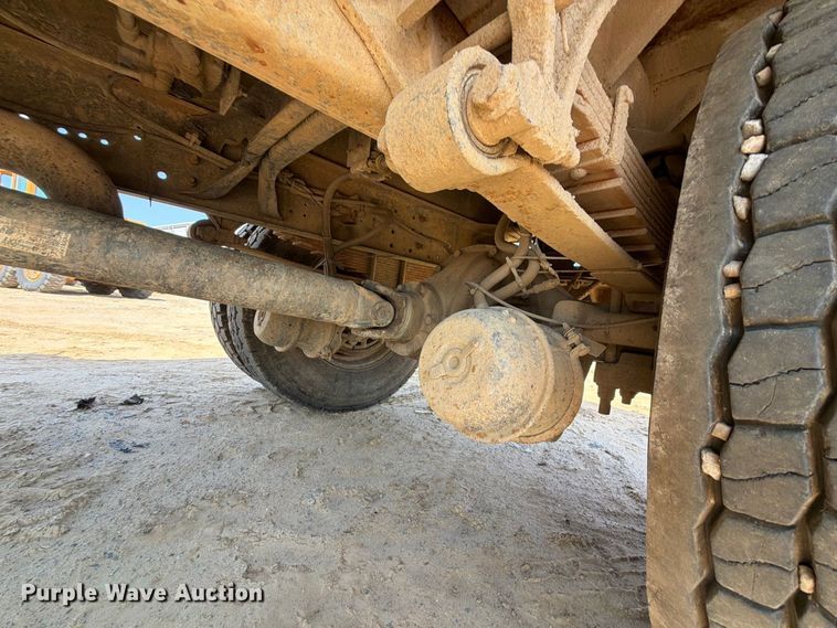 image for item FI0380 2006 International 4200 dump truck