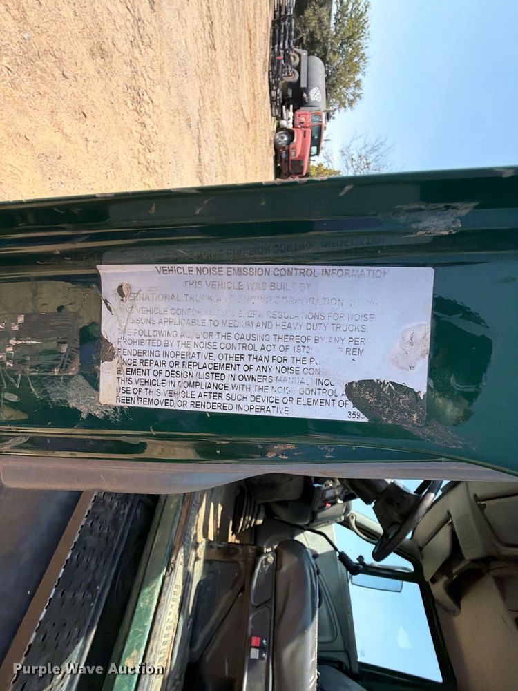 image for item FI0380 2006 International 4200 dump truck