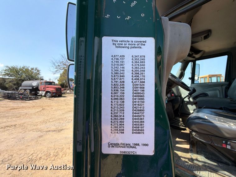 image for item FI0380 2006 International 4200 dump truck