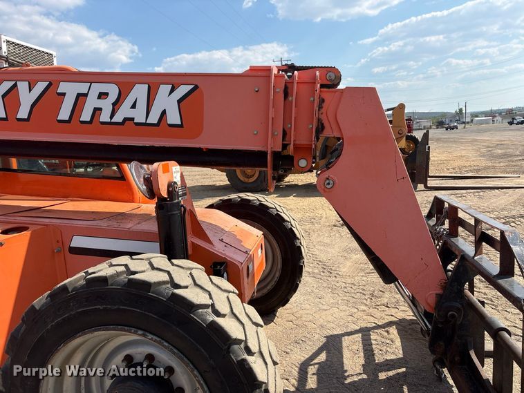 image for item FI0398 2014 Sky Trak 6042 Telehandler