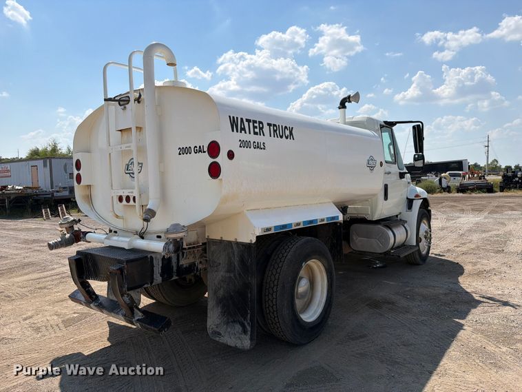 image for item FI0403 2013 International DuraStar 4300 water truck