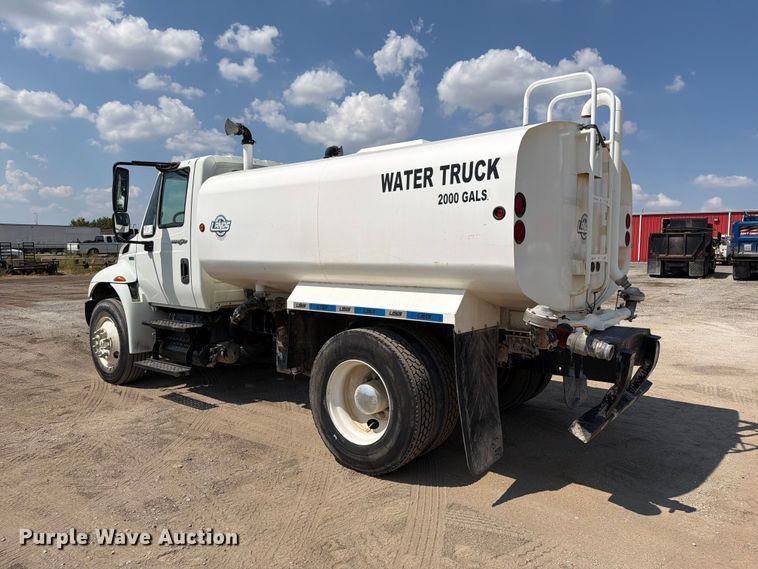 image for item FI0403 2013 International DuraStar 4300 water truck