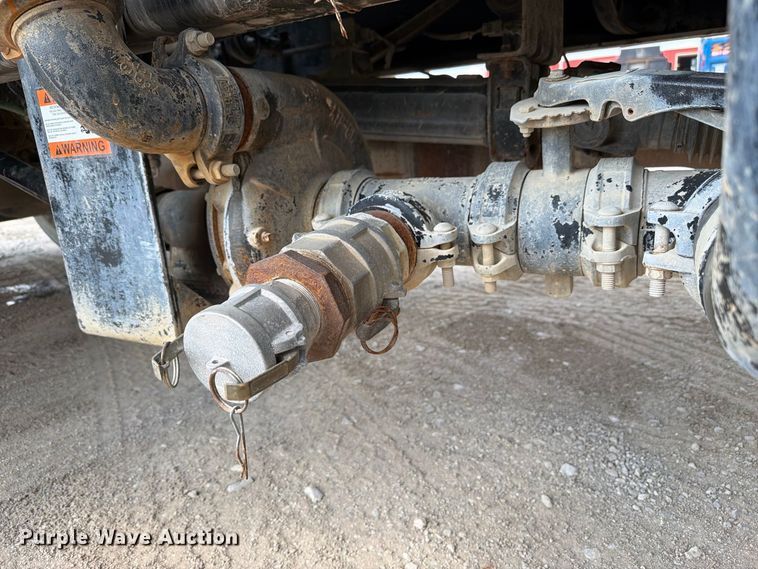 image for item FI0403 2013 International DuraStar 4300 water truck