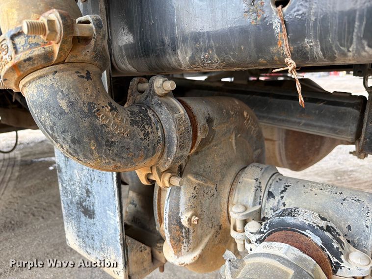 image for item FI0403 2013 International DuraStar 4300 water truck
