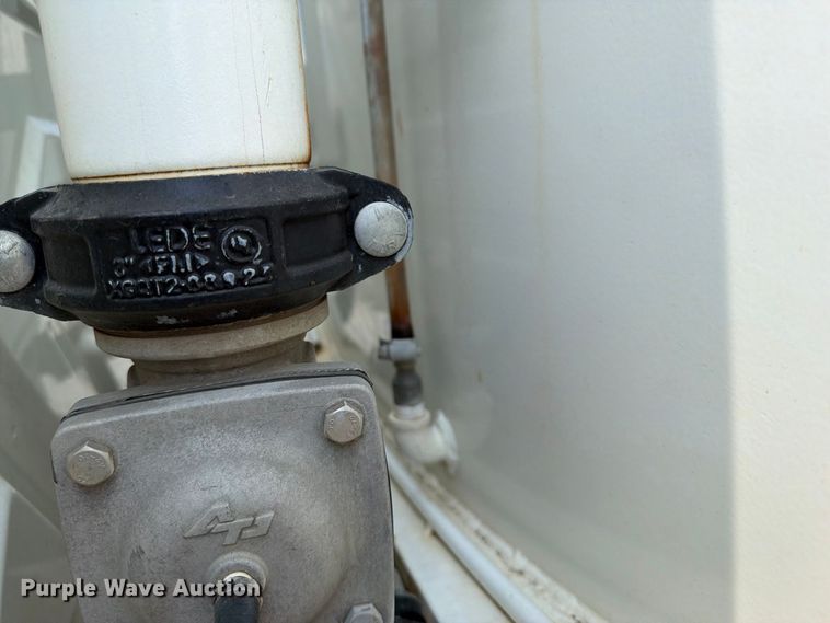 image for item FI0403 2013 International DuraStar 4300 water truck