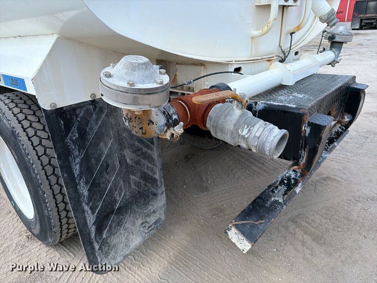 image for item FI0403 2013 International DuraStar 4300 water truck