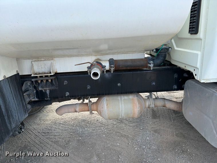 image for item FI0403 2013 International DuraStar 4300 water truck