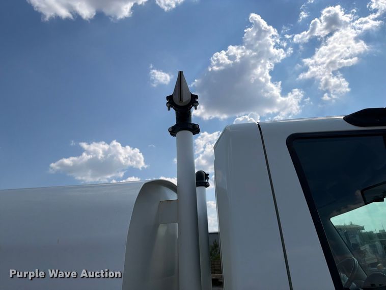 image for item FI0403 2013 International DuraStar 4300 water truck