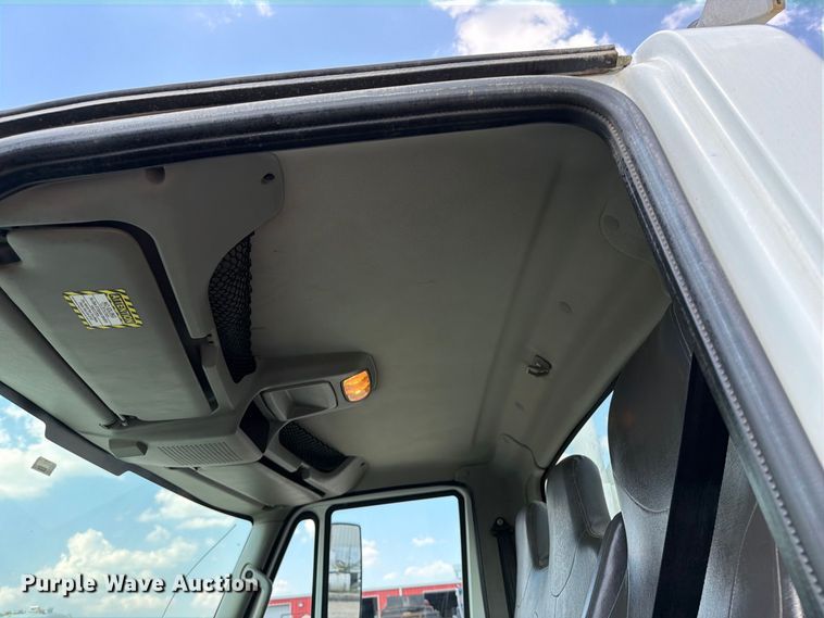 image for item FI0403 2013 International DuraStar 4300 water truck