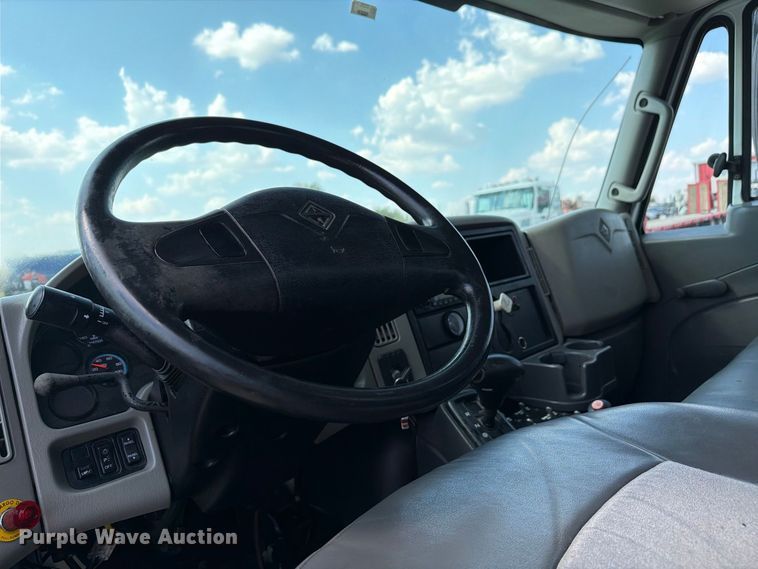 image for item FI0403 2013 International DuraStar 4300 water truck