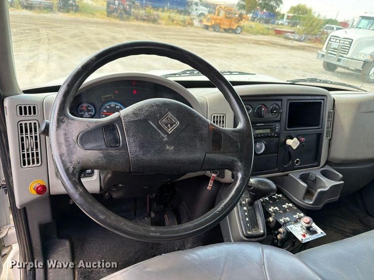 image for item FI0403 2013 International DuraStar 4300 water truck