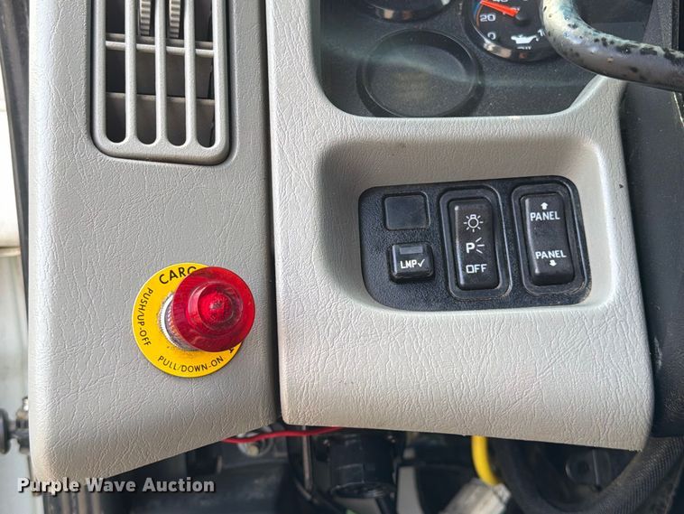 image for item FI0403 2013 International DuraStar 4300 water truck