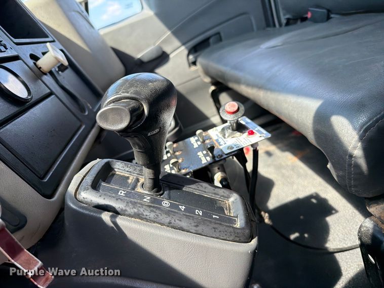 image for item FI0403 2013 International DuraStar 4300 water truck