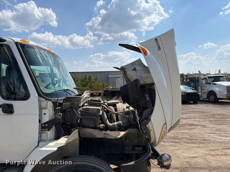 image for item FI0403 2013 International DuraStar 4300 water truck