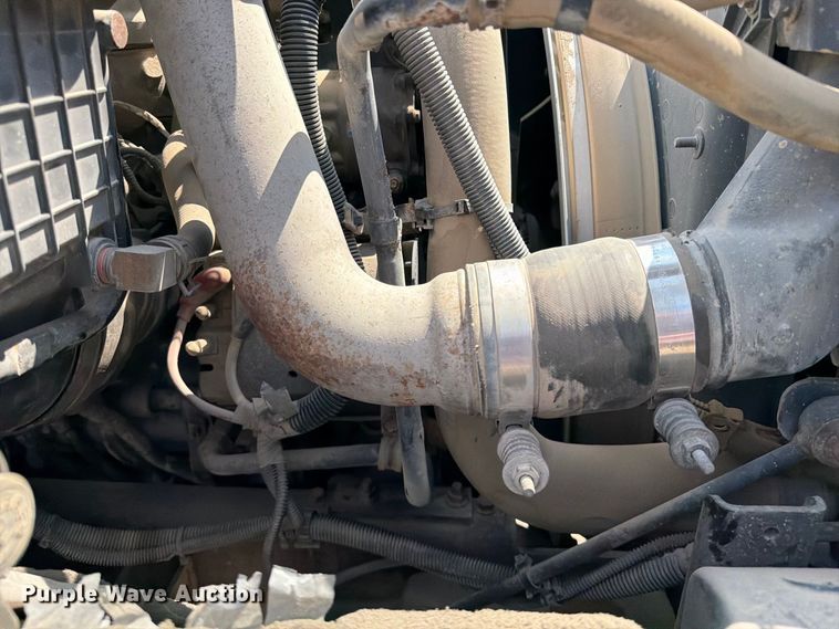 image for item FI0403 2013 International DuraStar 4300 water truck