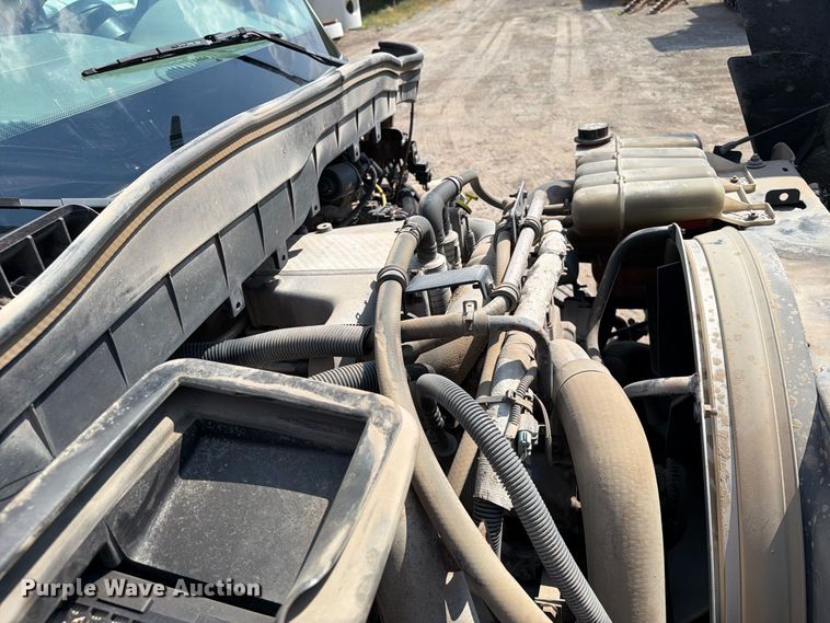 image for item FI0403 2013 International DuraStar 4300 water truck