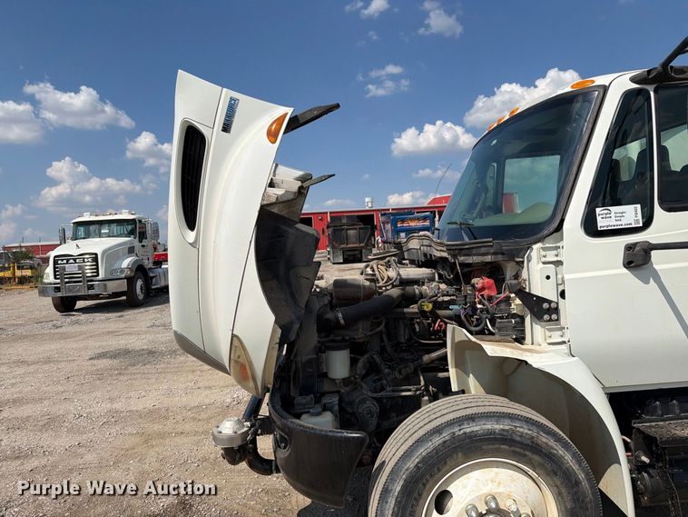 image for item FI0403 2013 International DuraStar 4300 water truck