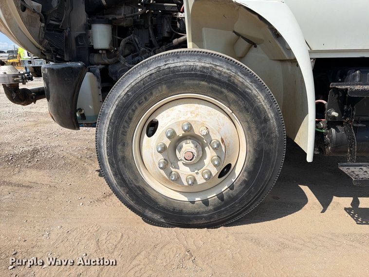 image for item FI0403 2013 International DuraStar 4300 water truck