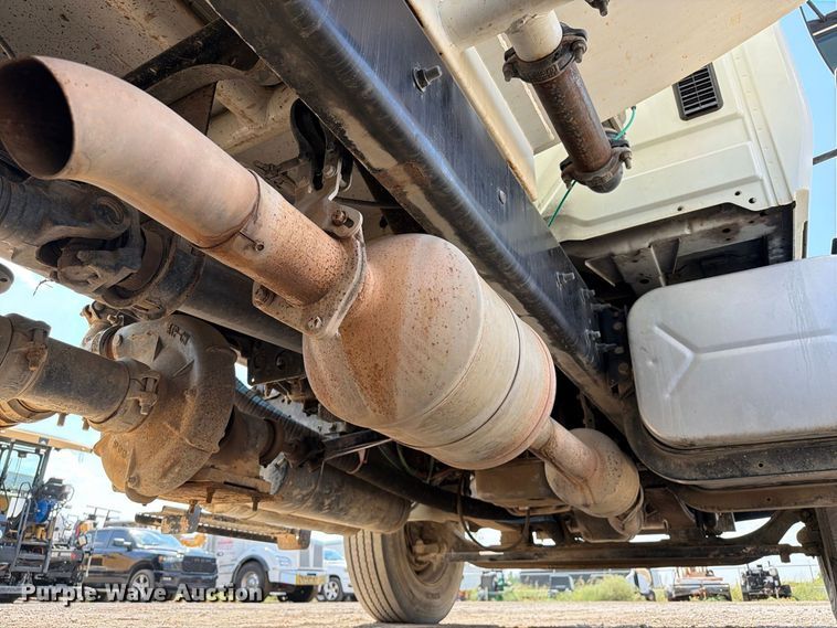 image for item FI0403 2013 International DuraStar 4300 water truck