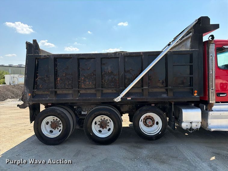 image for item FI0404 2016 Peterbilt 567 dump truck
