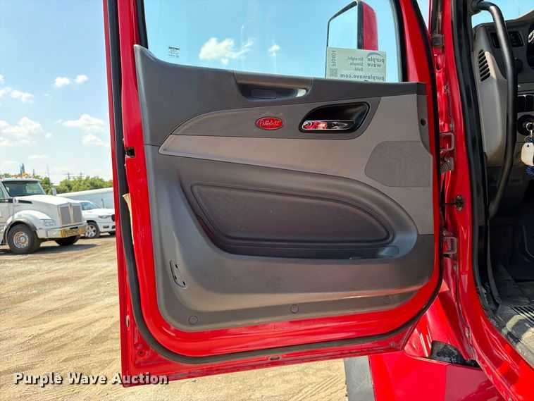 image for item FI0404 2016 Peterbilt 567 dump truck