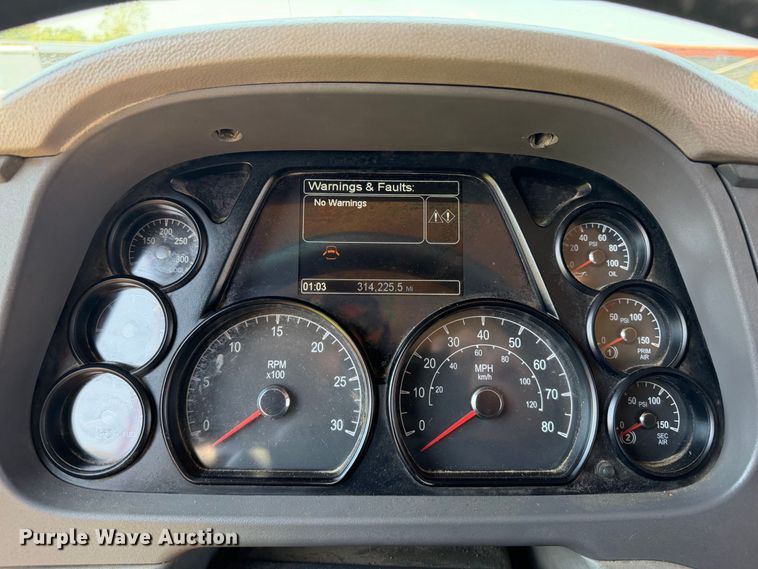 image for item FI0404 2016 Peterbilt 567 dump truck