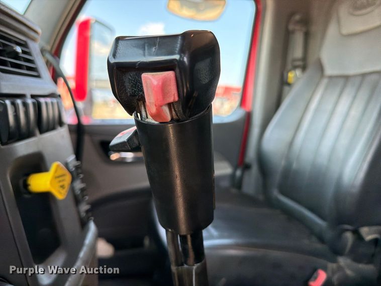 image for item FI0404 2016 Peterbilt 567 dump truck
