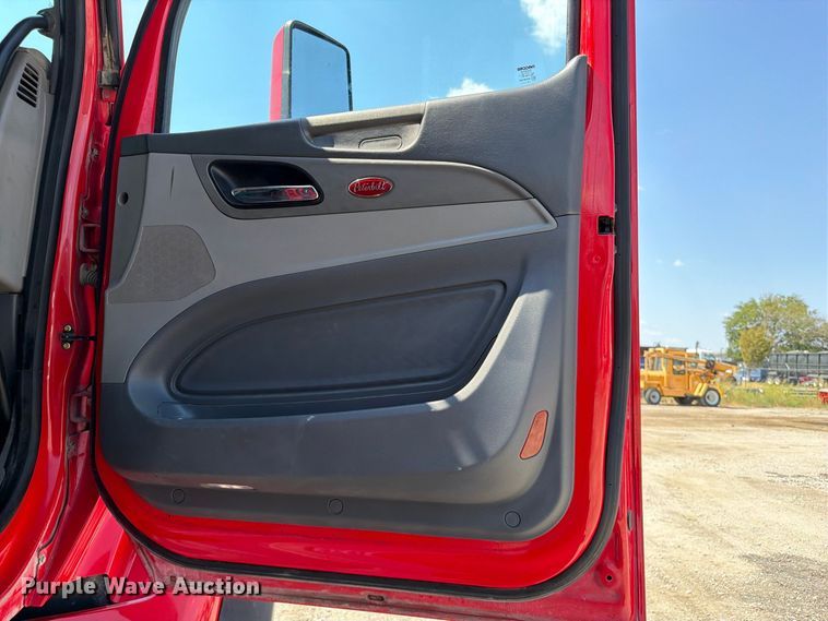 image for item FI0404 2016 Peterbilt 567 dump truck