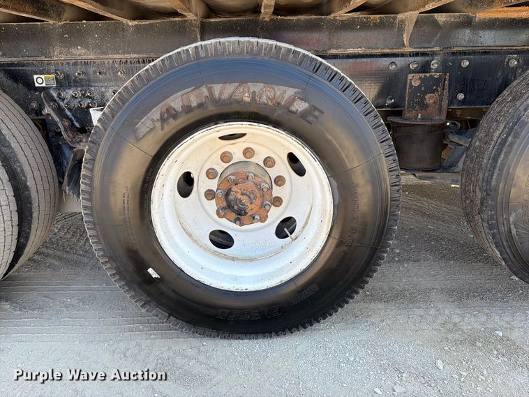 image for item FI0404 2016 Peterbilt 567 dump truck