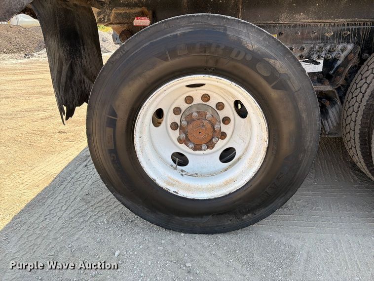 image for item FI0404 2016 Peterbilt 567 dump truck
