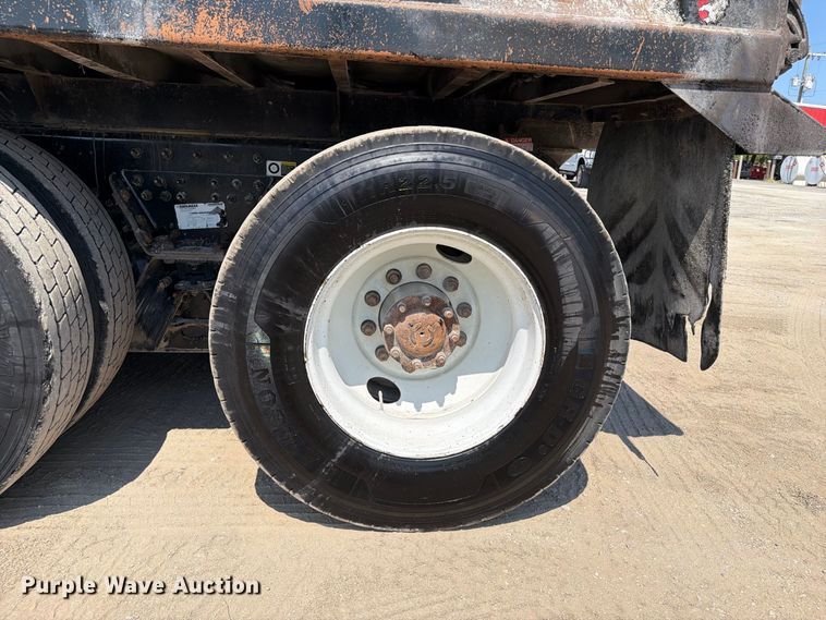 image for item FI0404 2016 Peterbilt 567 dump truck