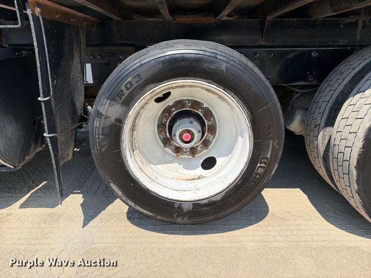 image for item FI0404 2016 Peterbilt 567 dump truck