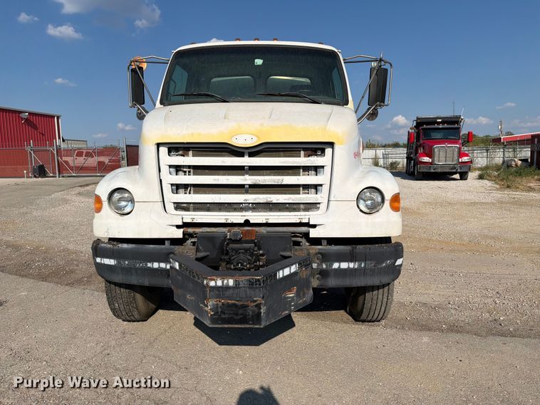 image for item FI0407 2007 Sterling L7500 oil distributor truck