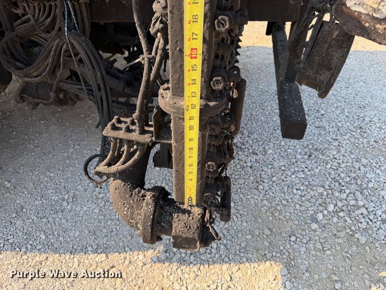 image for item FI0407 2007 Sterling L7500 oil distributor truck
