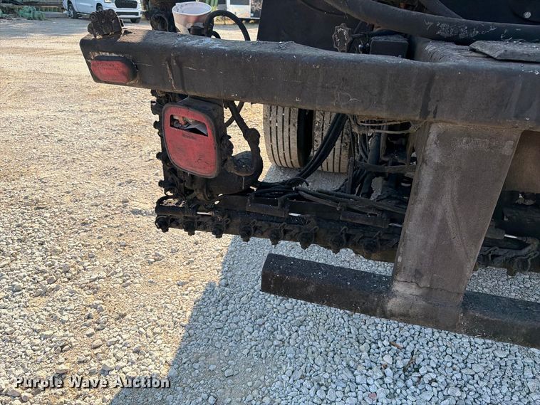 image for item FI0407 2007 Sterling L7500 oil distributor truck