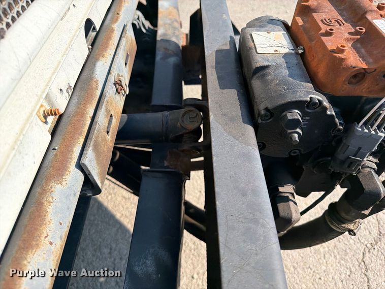 image for item FI0407 2007 Sterling L7500 oil distributor truck