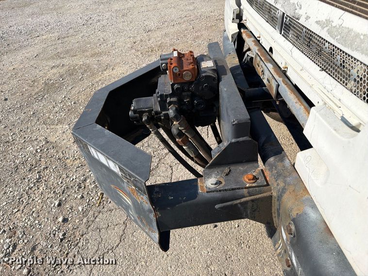 image for item FI0407 2007 Sterling L7500 oil distributor truck
