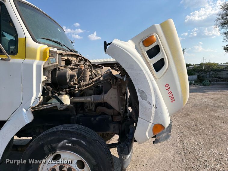 image for item FI0407 2007 Sterling L7500 oil distributor truck