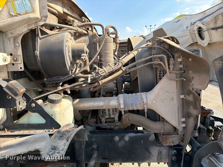 image for item FI0407 2007 Sterling L7500 oil distributor truck
