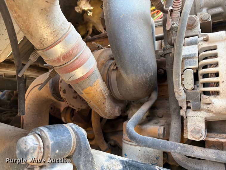 image for item FI0407 2007 Sterling L7500 oil distributor truck