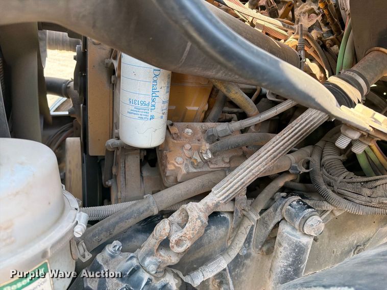 image for item FI0407 2007 Sterling L7500 oil distributor truck