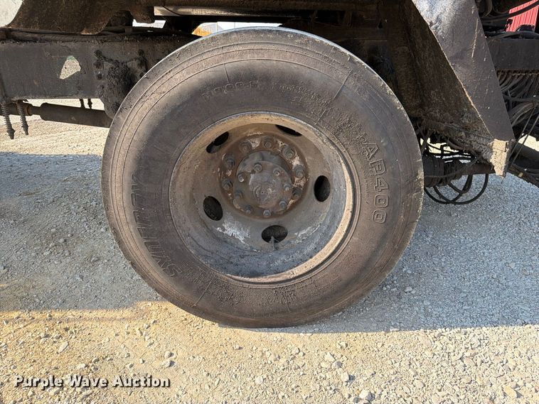 image for item FI0407 2007 Sterling L7500 oil distributor truck