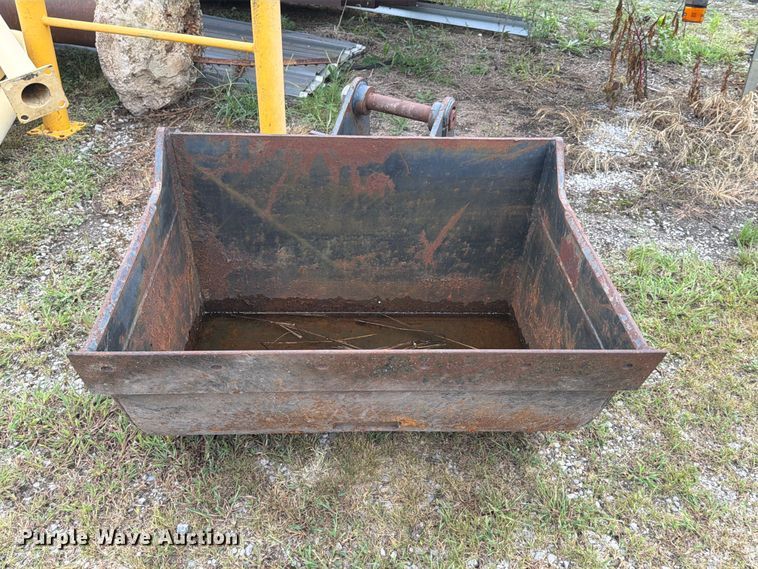 image for item FI1014 H&H K3000 42 Tilt DC hydraulic tilting bucket